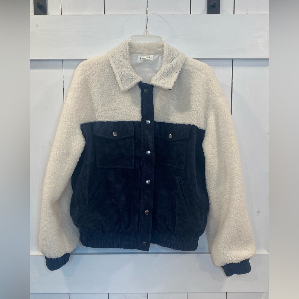 Cropped oversized blue and white jacket